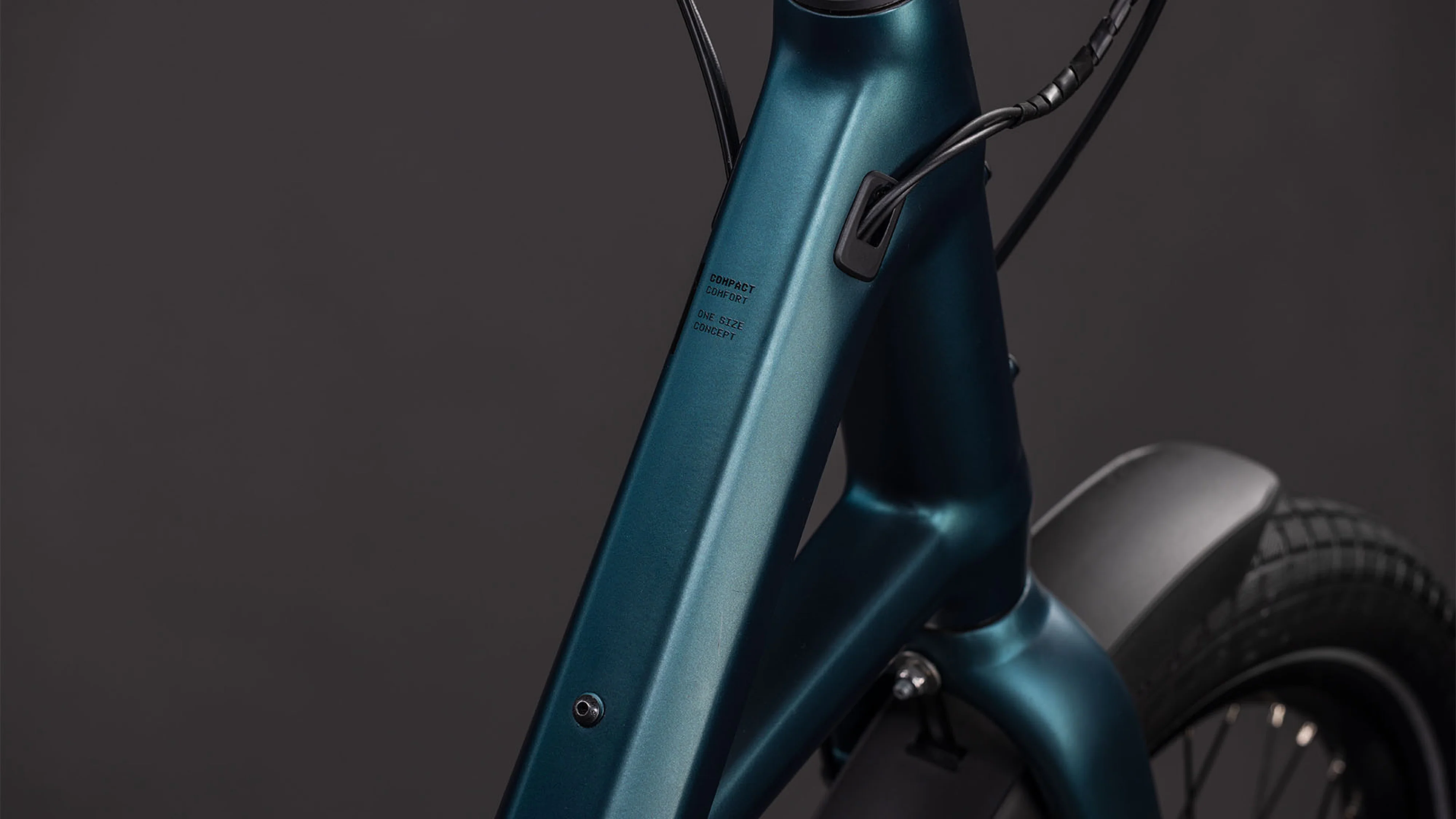 Cube Compact Hybrid 545 royalgreen´n´black (2026) - Image 2